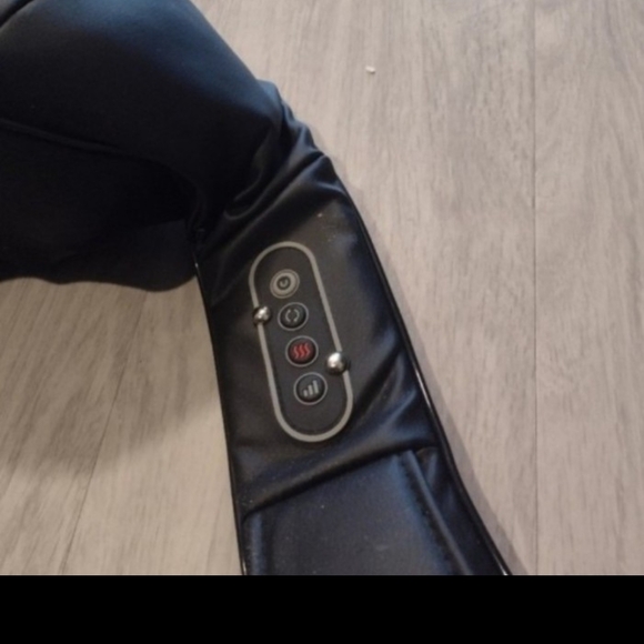 Black Neck and Shoulder Massager - Picture 5 of 6